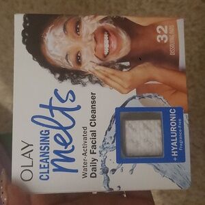 Olay cleaning melts daily facial cleaners